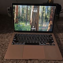Apple Mac Book Air 2022 M1 Chip 