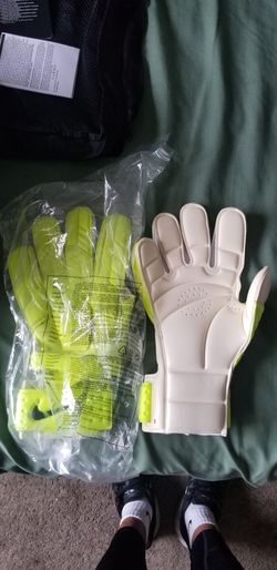 Nike GK confidence Goalkeeper Gloves