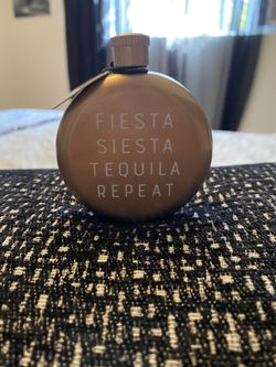 BRAND NEW! 3oz Trendy Mini Flask - Rose Gold