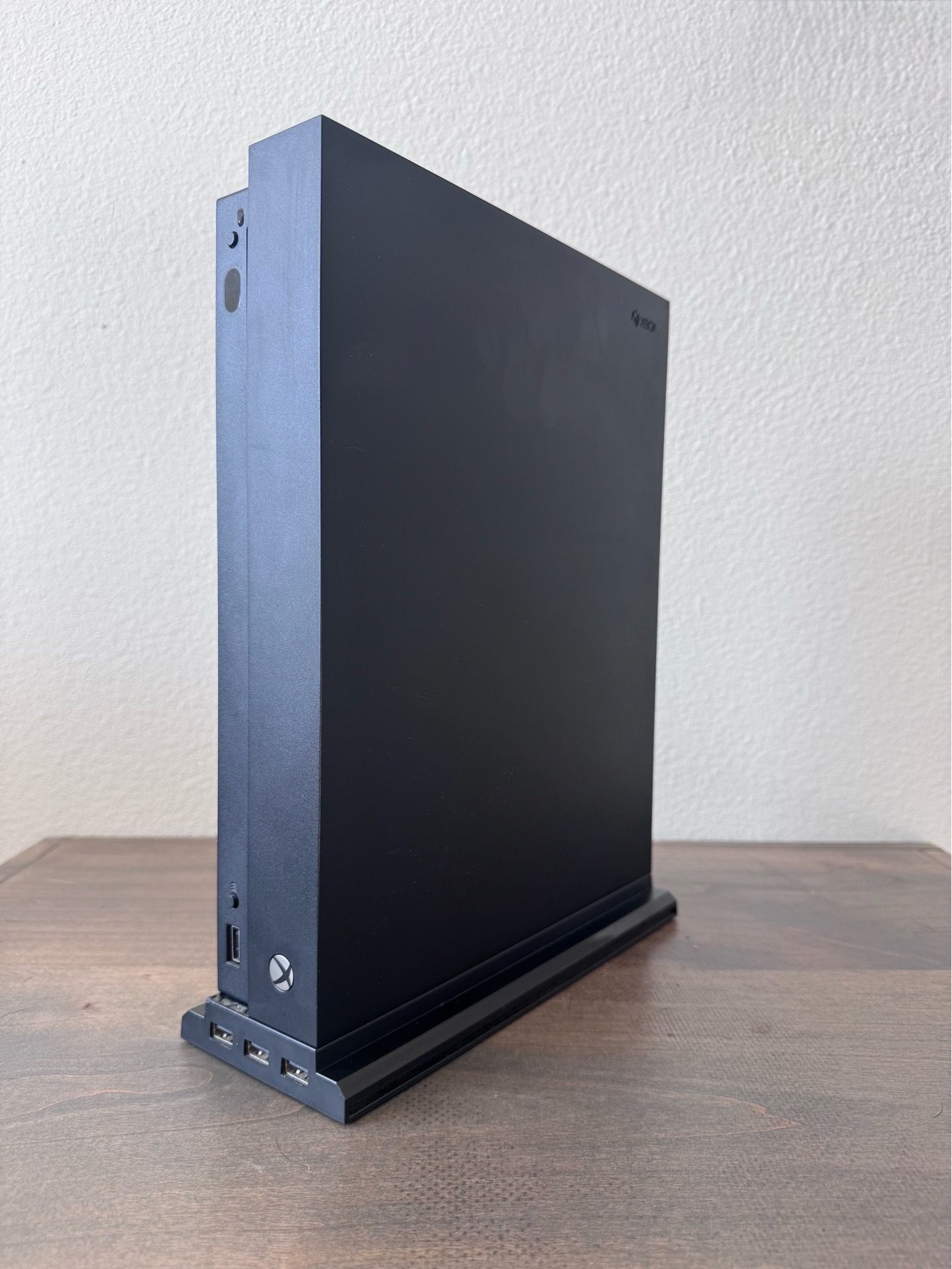 Xbox One X (With Elite Controller)