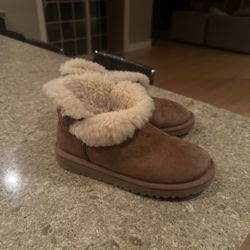 UGG Size 2 