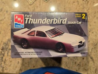 AMT Ford Thunderbird Stock Car 1/25 Model Kit