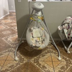 Fisher Price Swinging Baby Chair 