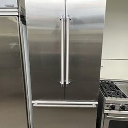 THERMADOR BUILT IN REFRIGERATOR