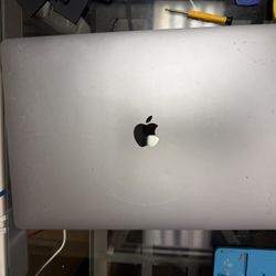 MacBook Screen Replacement 