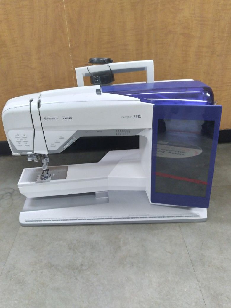 Commercial Sewing Machine