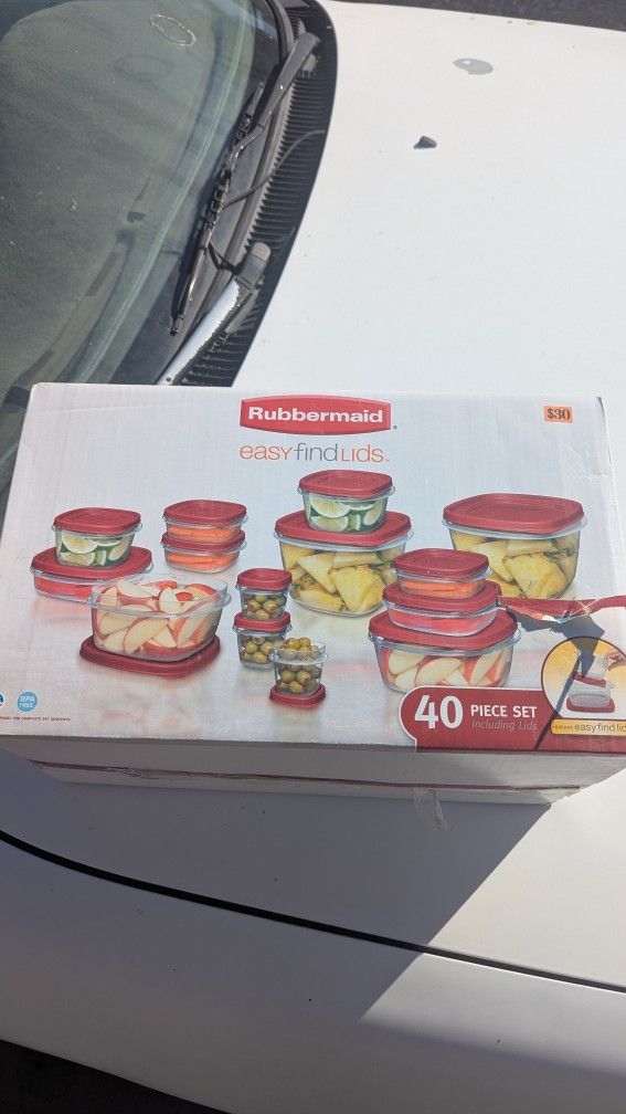 Rubbermaid Storage Container Set