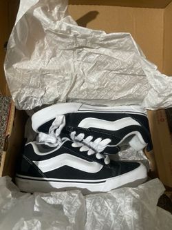 Vans Knu Skool black and white size 7 women’s
