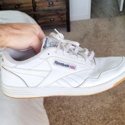 Reebok CLASSICS - Size 11 - Vintage Sneaker In Like New Condition