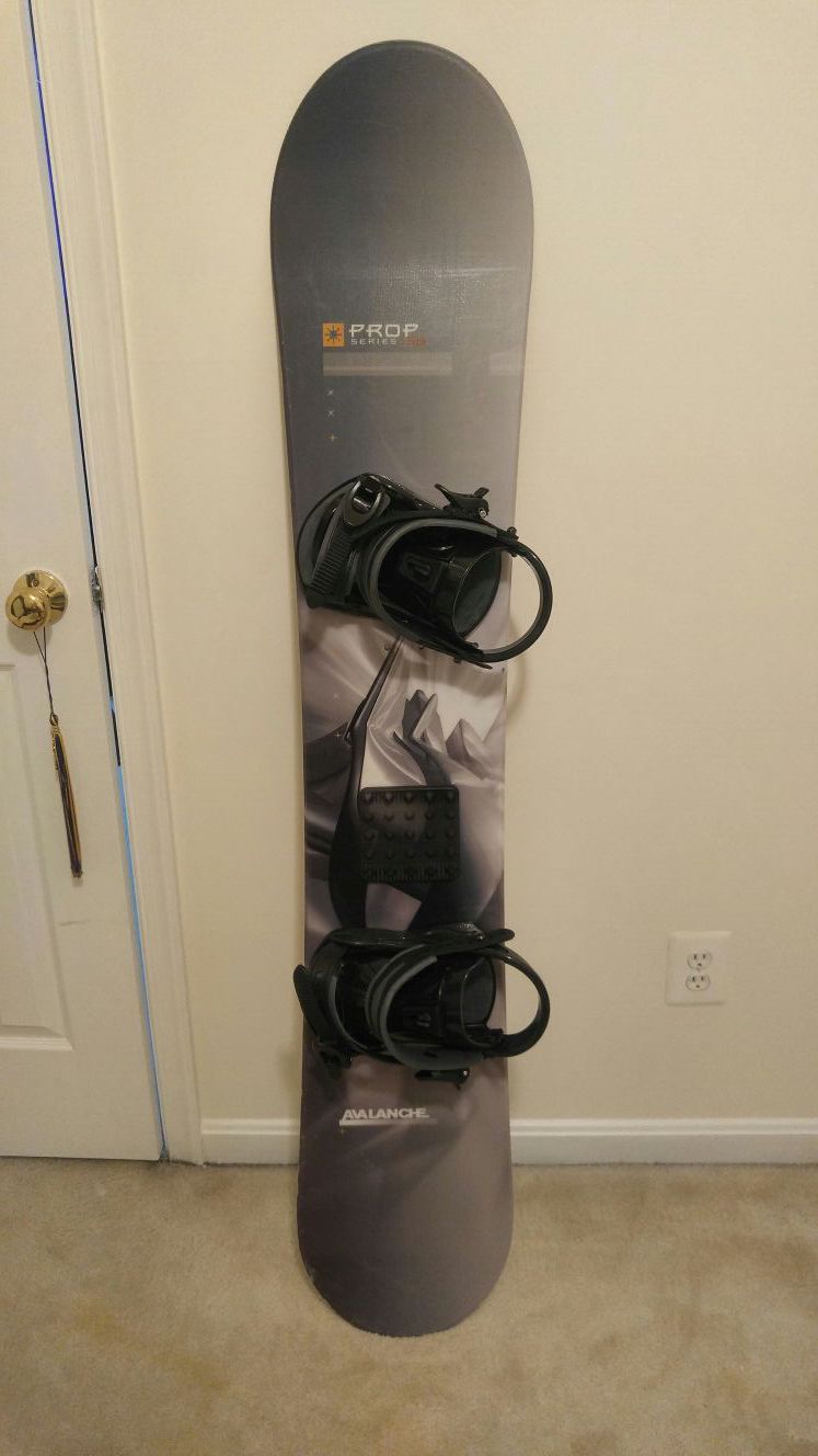 Avalanche Snowboard with Bindings