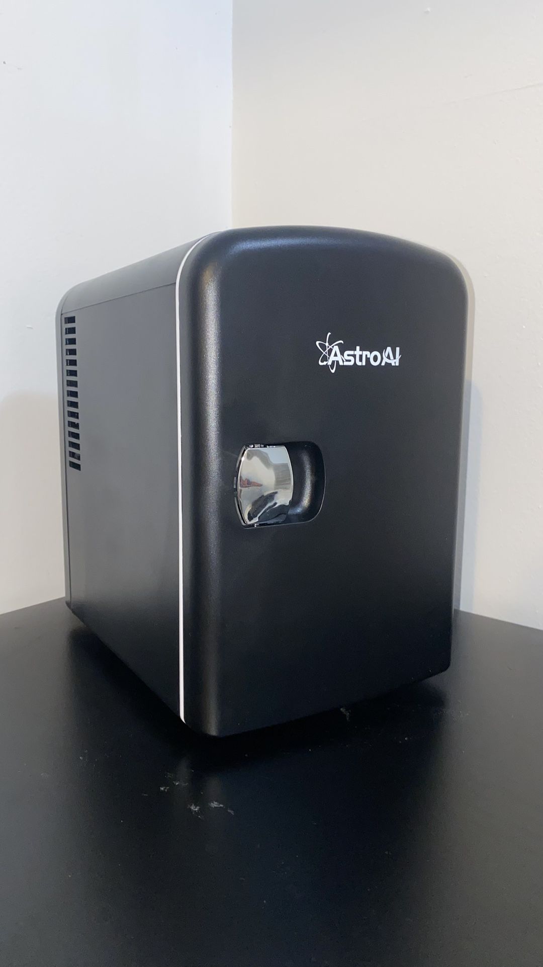Mini refrigerator AstroAI 4L – Portable Cooler & Warmer