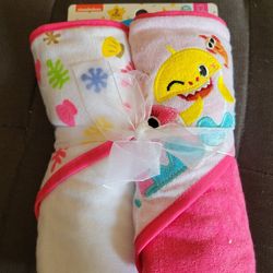 Baby Shark Hooded Towels 