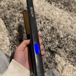 Revlon Hair Straightener 