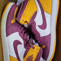 Air Jordan 1s Size 5Y for Sale in Riverview, FL - OfferUp