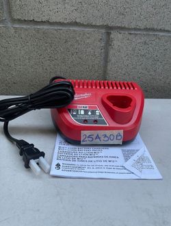 Milwaukee M12 Battery Charger 
