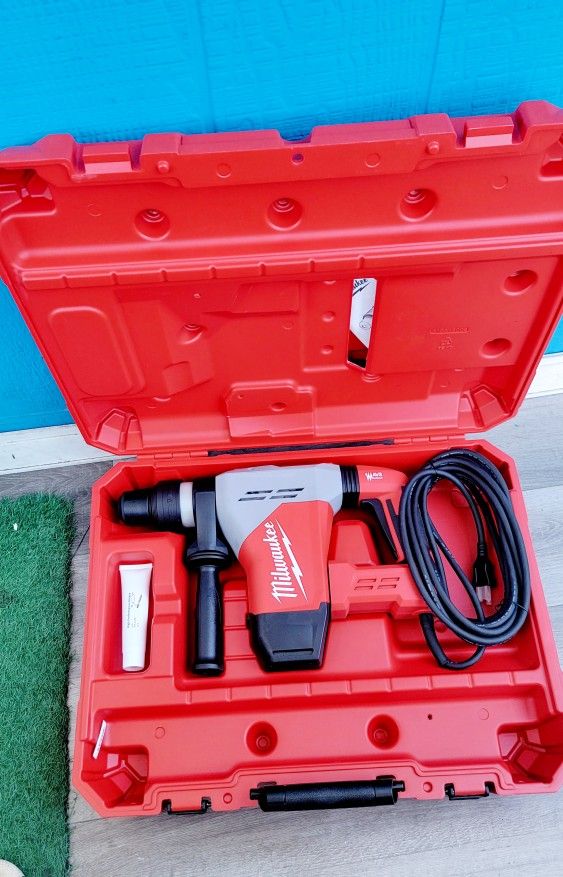 Milwaukee. Rotary Hammer