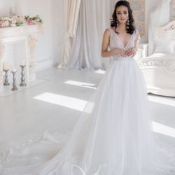 Wedding Dress Brand New Size 10-12