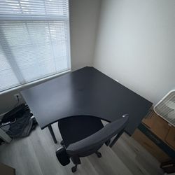 Corner Desk And Chair. 