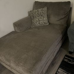 Couch Right Side 