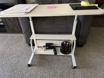 Portable Work Desk On Wheels