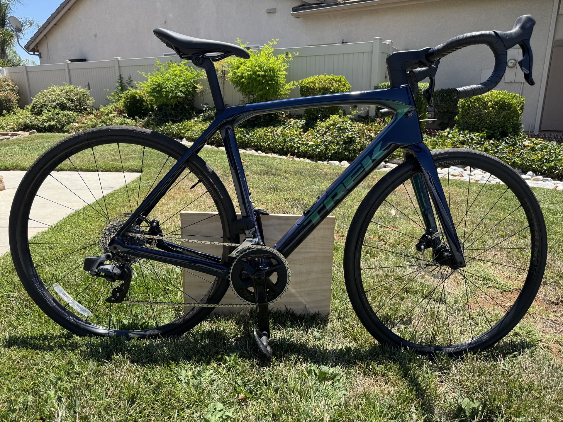 2024 Trek Domane SL 6 eTap Gen 4