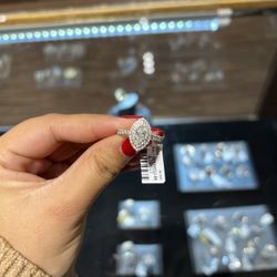 14k White Gold Engagement Ring With 1ctw Diamonds For A Good Price!!