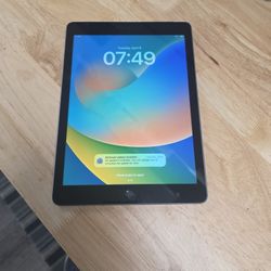 Ipad 6th Gen...32gb Wifi And Cellular 