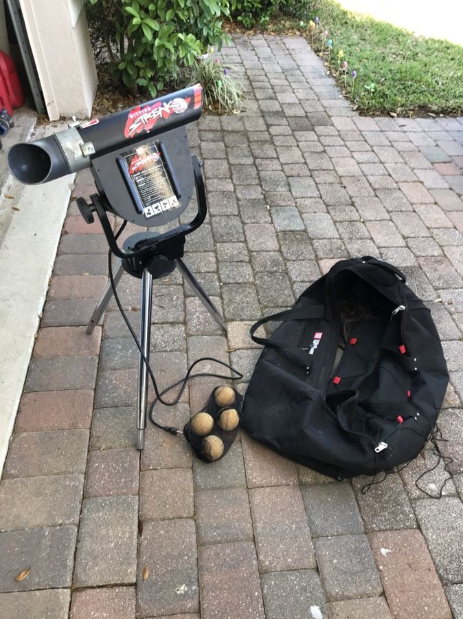 Wilson Hitting Streak Baseball Pitching Machine AW4810