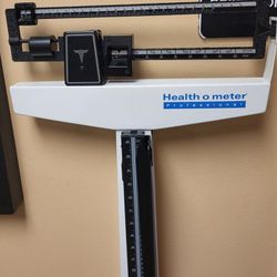 Health o Meter Pro-Series Mechanical Beam Physician scale 400 lb w/height rod