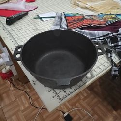 Cast iron Pot