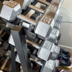Set Of Cast Iron Hex Dumbbells 15s To 45s  Total : 420 lbs (NO RACK INCLUDED)