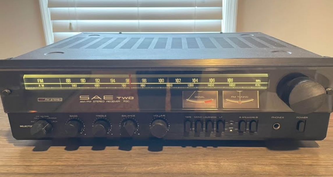 Vintage Receiver Sae Two R3C