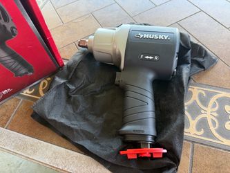Husky 800 ft./lbs. 1/2 in. Impact Wrench