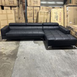 Poundex Furniture2 Piece Faux Leather Sectional Sofa Set in Black