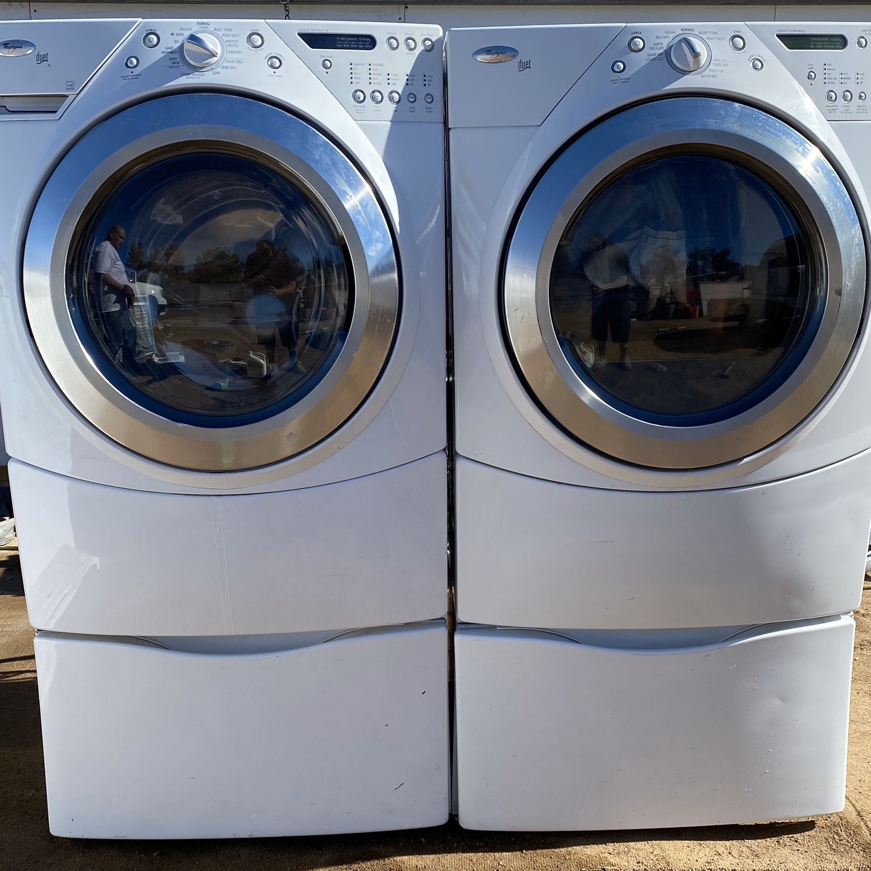Whirlpool Duet Washer And Dryer Set With Pedestals