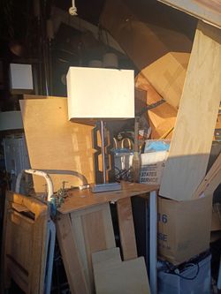 table lamp modern $12