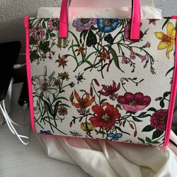 Gucci Purse (Brand New)