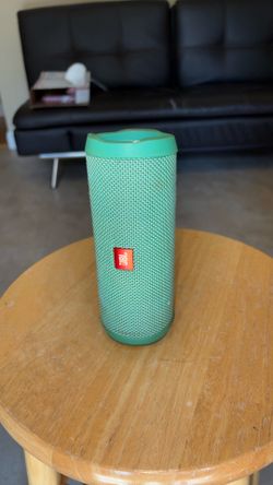JBL Flip 4 Bluetooth Speaker White Tested Works