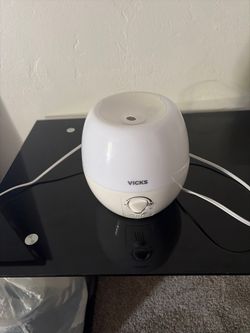 Vicks Filter-Free Cool Mist Humidifier - Clean & Fully Working