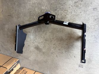 Draw-Tite 75866 Class IV Trailer Hitch For Select 14 to 19 Chevrolet GMC 1500 2" Receiver