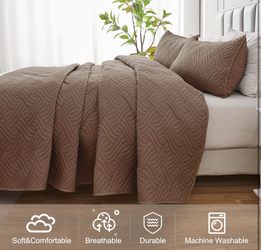 New HOME 3-Piece Quilt Set King Size All Season with Pillow Shams, Reversible Bedspread/Cover Brown