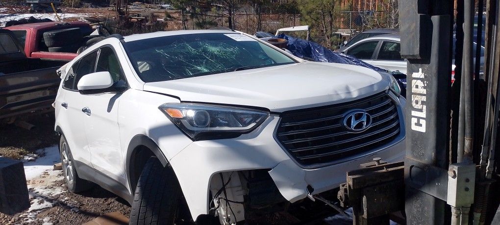 2017 Hyundai SantaFe Parts