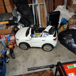 Kids Ride-On Electric Car White