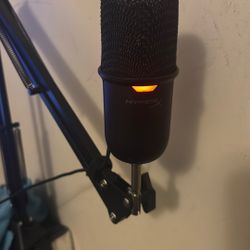 Hyperx Solocast w/ boomarm