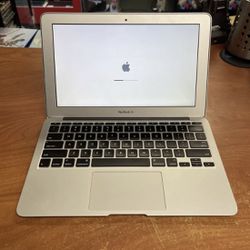 Apple MacBook Air 11 in. (mid 2011) 2GB RAM 64GB SSD 1.6GHz Intel Core i5 Silver