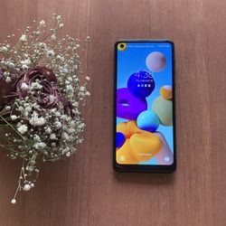 Samsung Galaxy A21 ( Unlocked ) 32gb black color