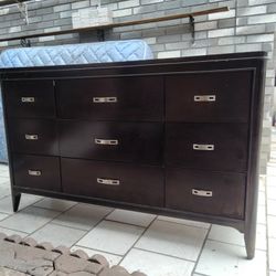 Beautiful Big Dresser/Comoda Elegante