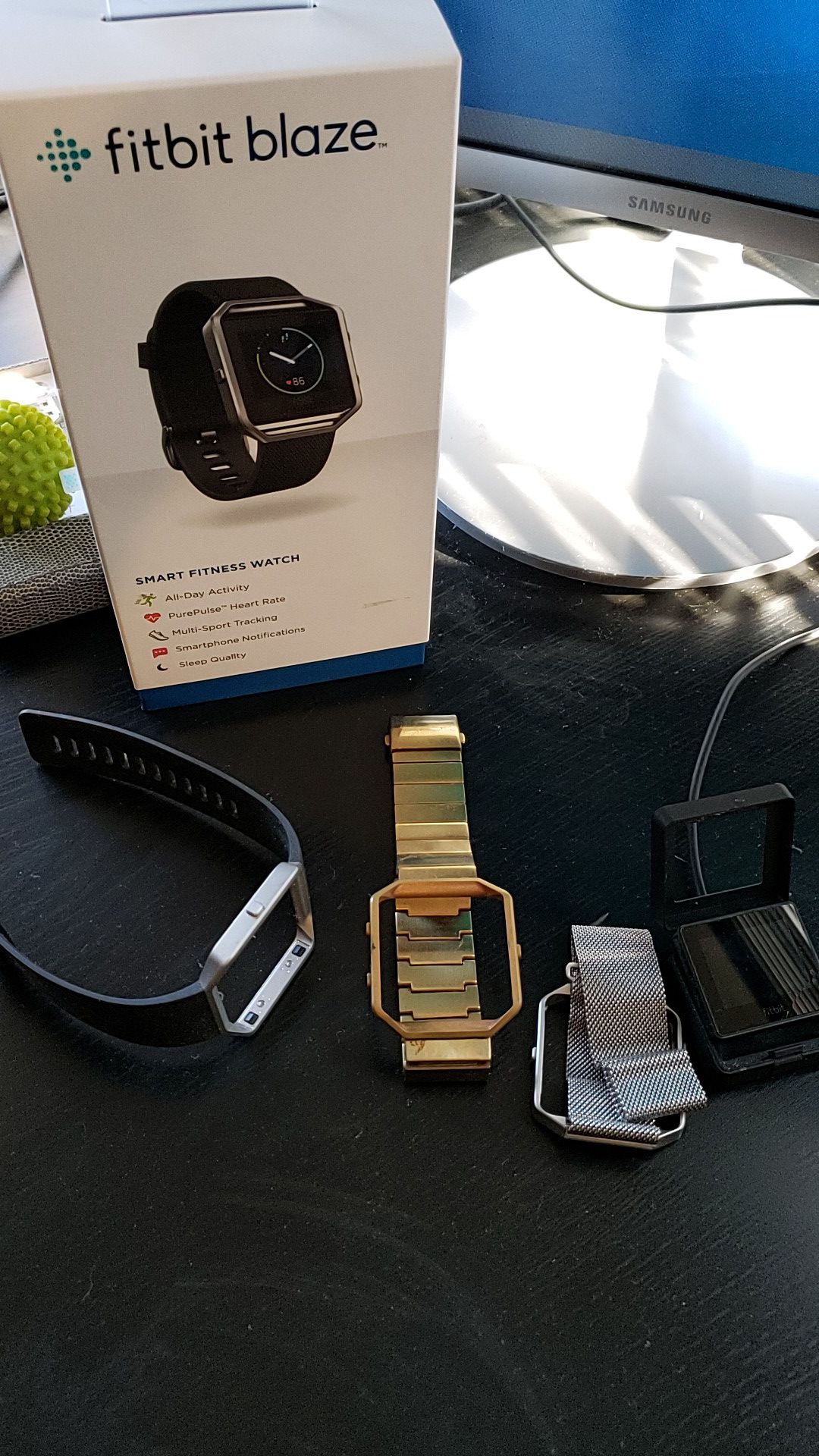 Fitbit blaze with extra bands size Large