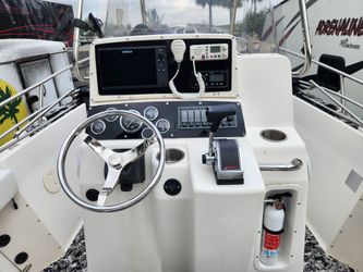Boston Whaler  Center console 230 Outrage