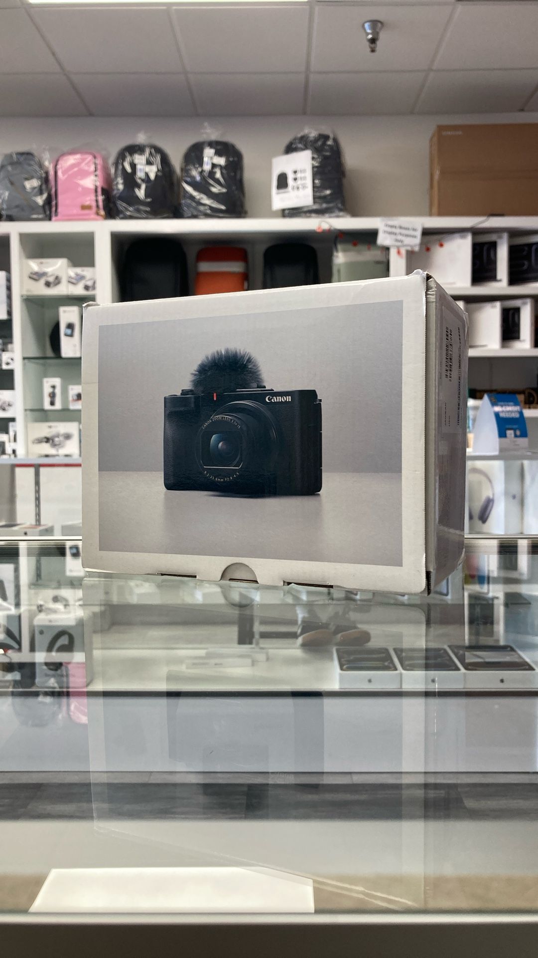 Canon PowerShot V1 (10/22)